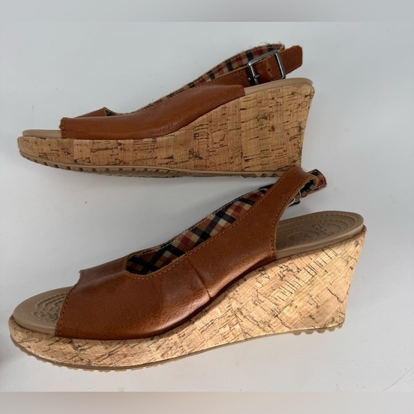Crocs A-Leigh Brown Leather Slingback Cork Wedge Heels Sandals - Picture 3 of 7